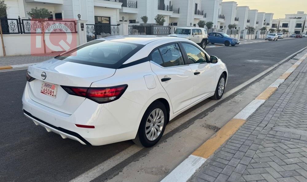 نیسان سێنترا